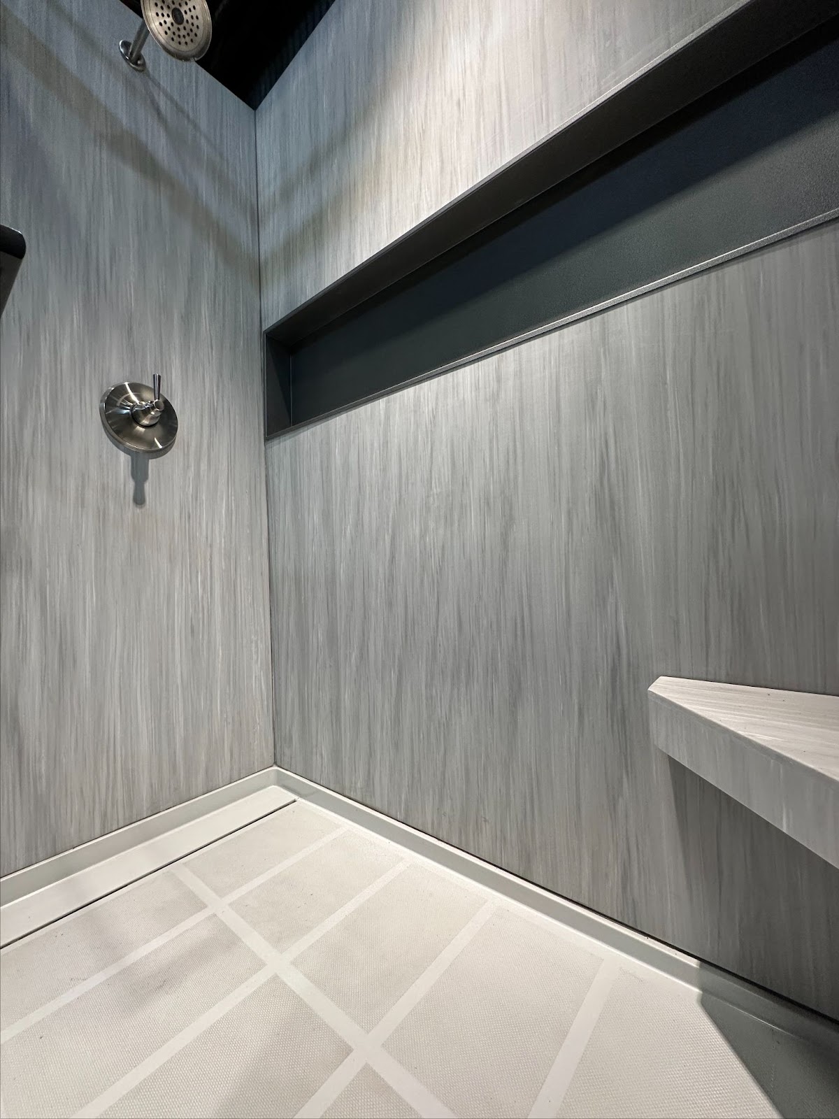A Minimal yet Luxurious Shower Space